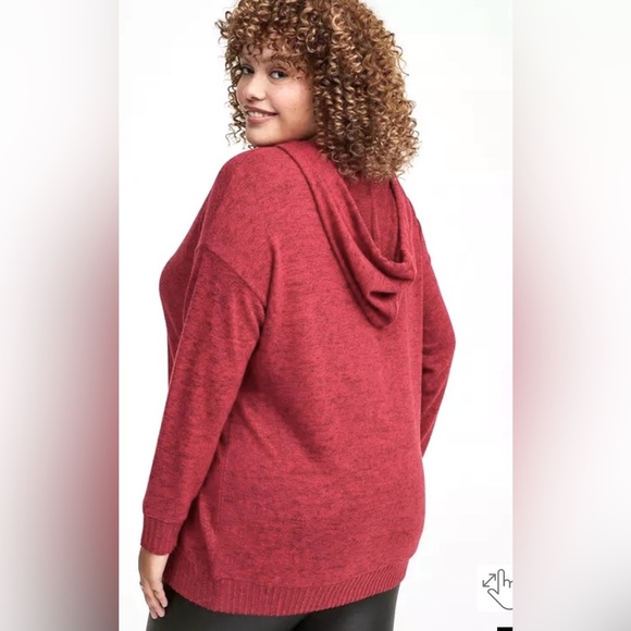 Torrid Super Soft Plush Tunic Hoodie in Jester Red - Size 2X (18-20) - Picture 3 of 8